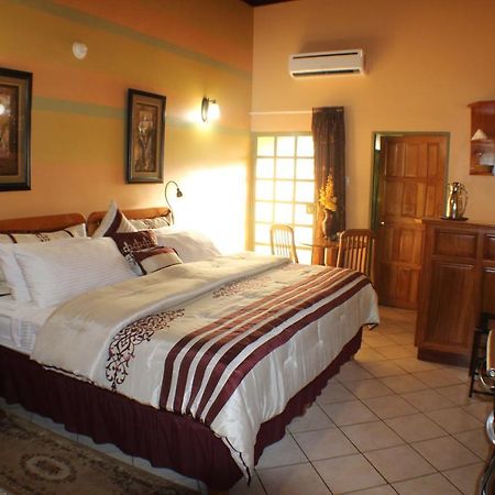 Native Abode Bed & Breakfast Bon Accord Village Luaran gambar