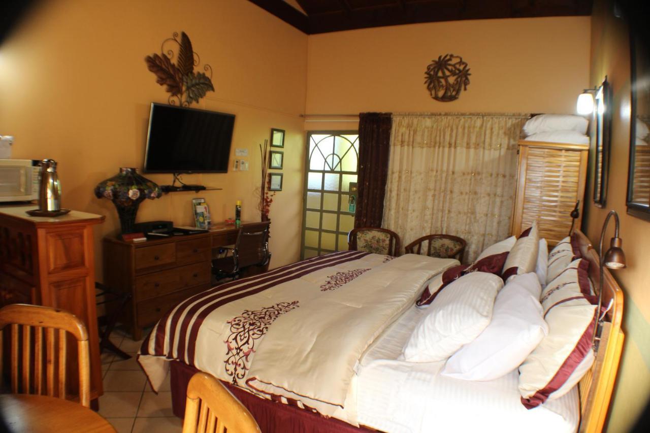 Native Abode Bed & Breakfast Bon Accord Village Luaran gambar