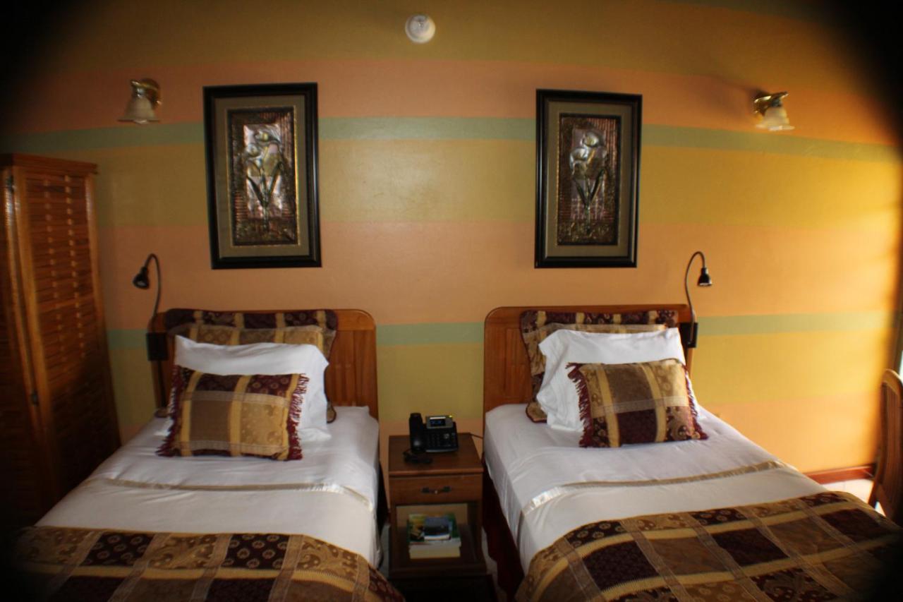 Native Abode Bed & Breakfast Bon Accord Village Luaran gambar