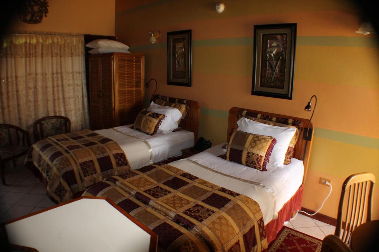 Native Abode Bed & Breakfast Bon Accord Village Luaran gambar